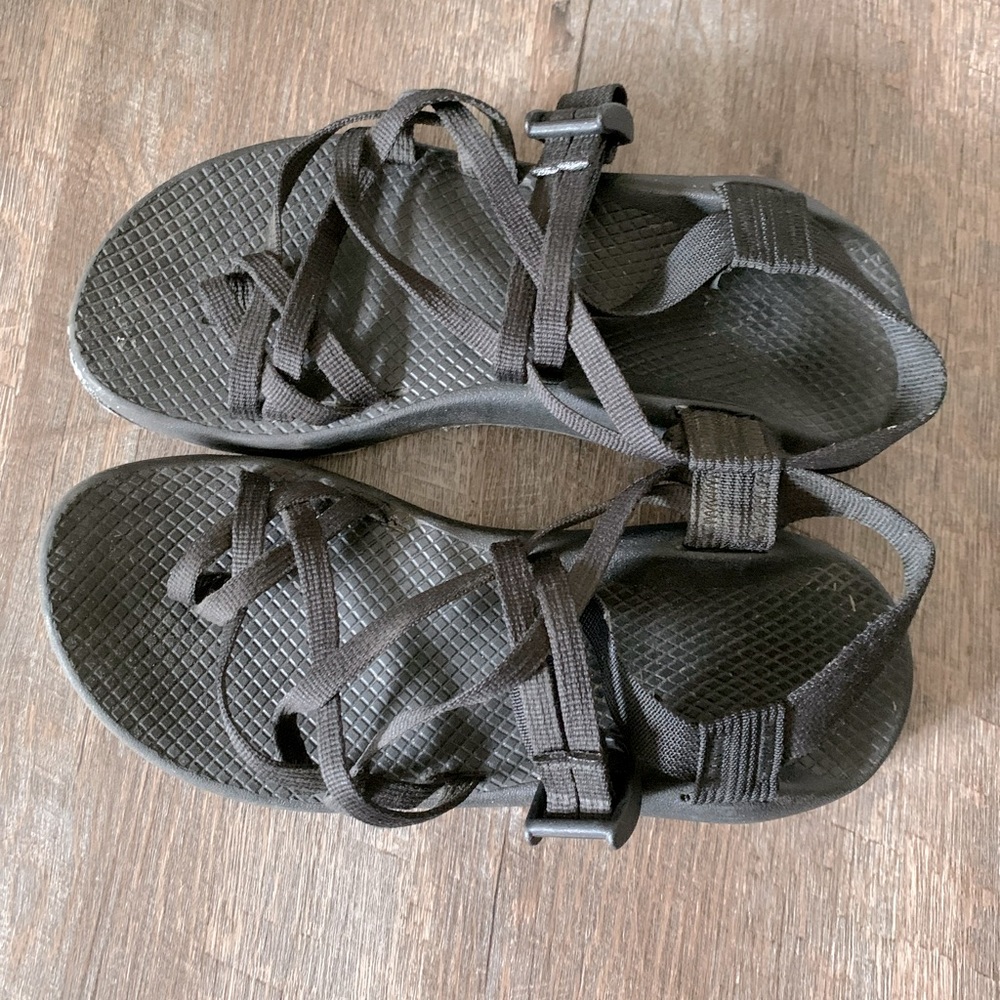 Black chacos